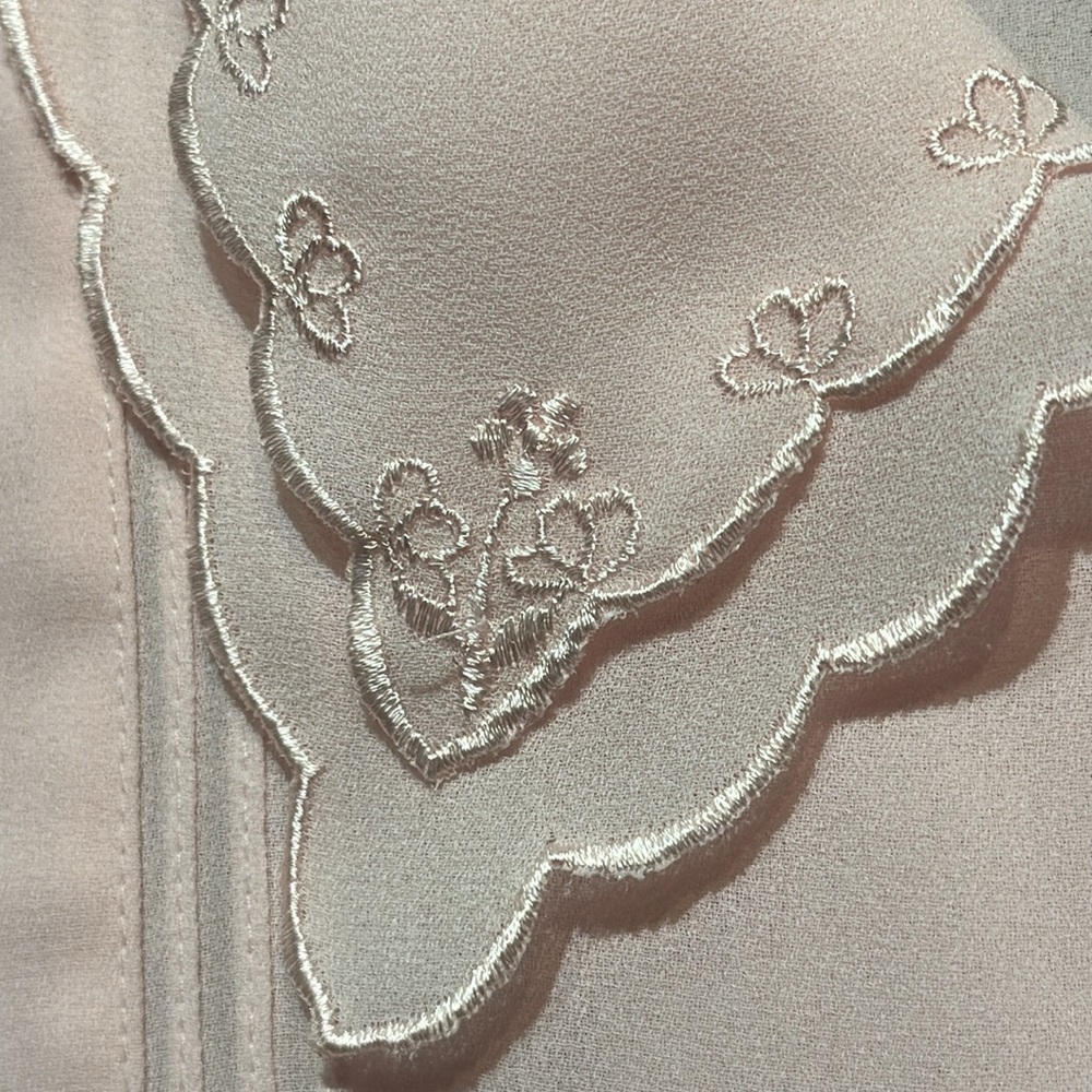 La Blouse Embroidered Pink Button Down - Picture 4 of 13